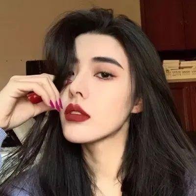 水瓶座女孩
